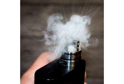 Cigarette électronique qui crépite