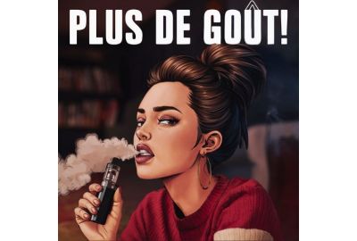 Femme séduisante en manga, vapotant avec assurance, en pull rouge. Texte : 'PLUS DE GOÛT!