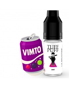 E-liquide Tuff Puff VMT avec une canette violette illustrée façon Vimto, accompagnée de fruits rouges et noirs dans un style cartoon